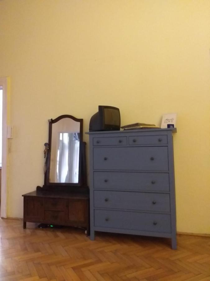 Sweet In The Center Of The City, - It's Only Yours With Two Bedrooms, 1 Price For 3 Apartmán